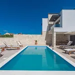 Oasis *